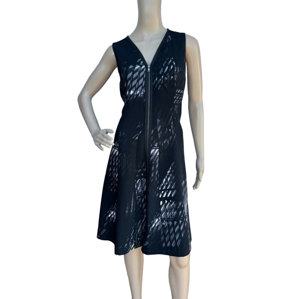T Tahari Lucine Black Abstract Print Front Zip Sleeveless V-Neck Dress Size 14